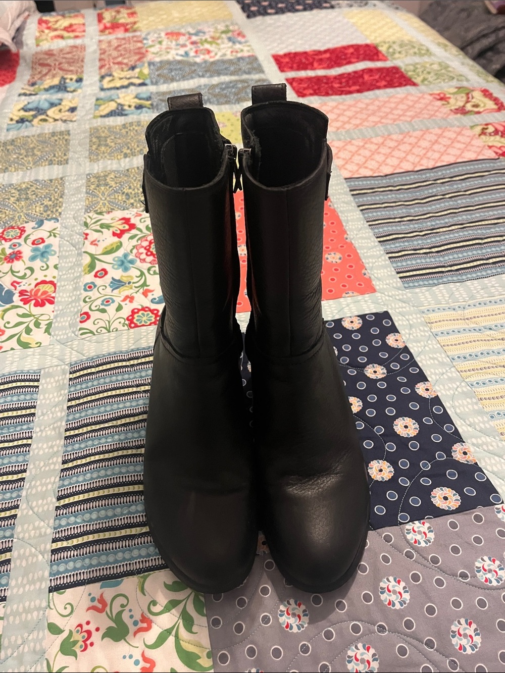 UGG Black Leather short wedge Boot with Side Zip